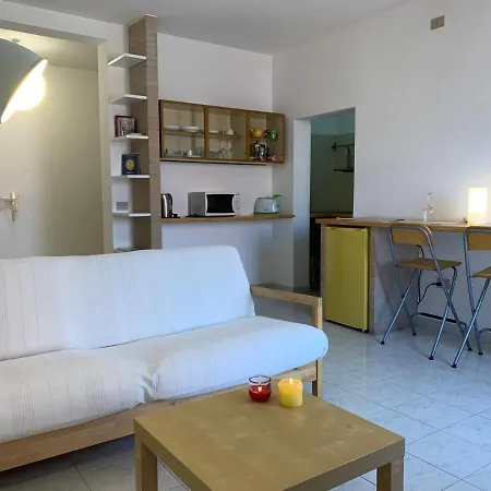 Gioberti 25 *